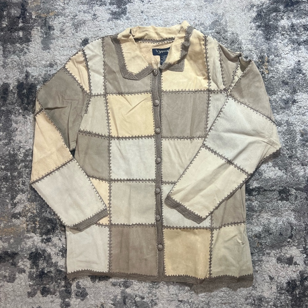 Vintage flair leather jacket is now here at your finger tips.